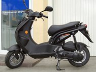 Peugeot-Roller 50 cm³ der Fahrschule 24